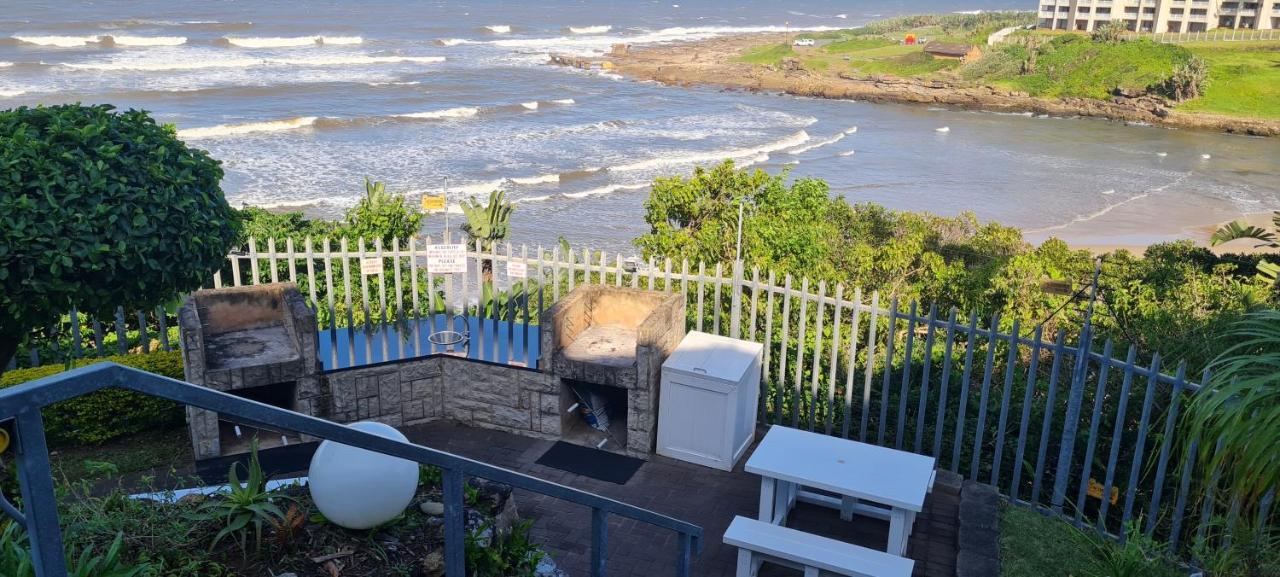 Aride 4 Awesome View Of Uvongo Main Swimming Beach From Communal Braai Area Margate Extérieur photo