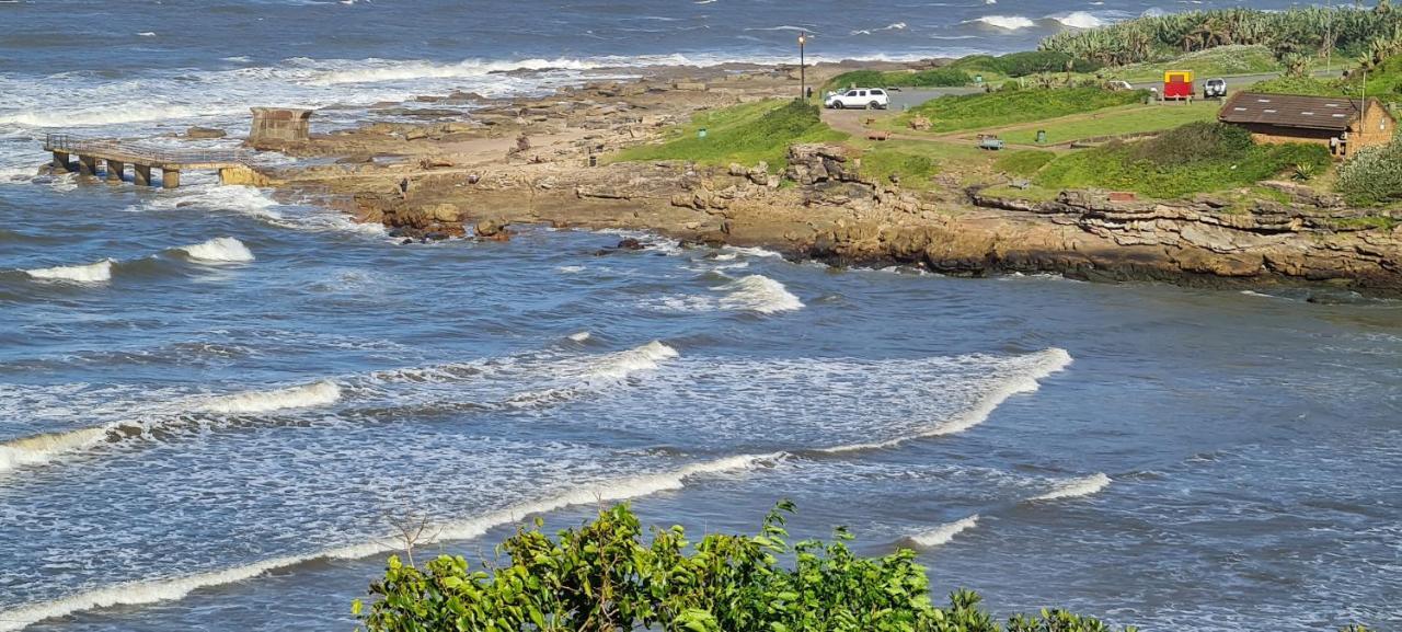 Aride 4 Awesome View Of Uvongo Main Swimming Beach From Communal Braai Area Margate Extérieur photo