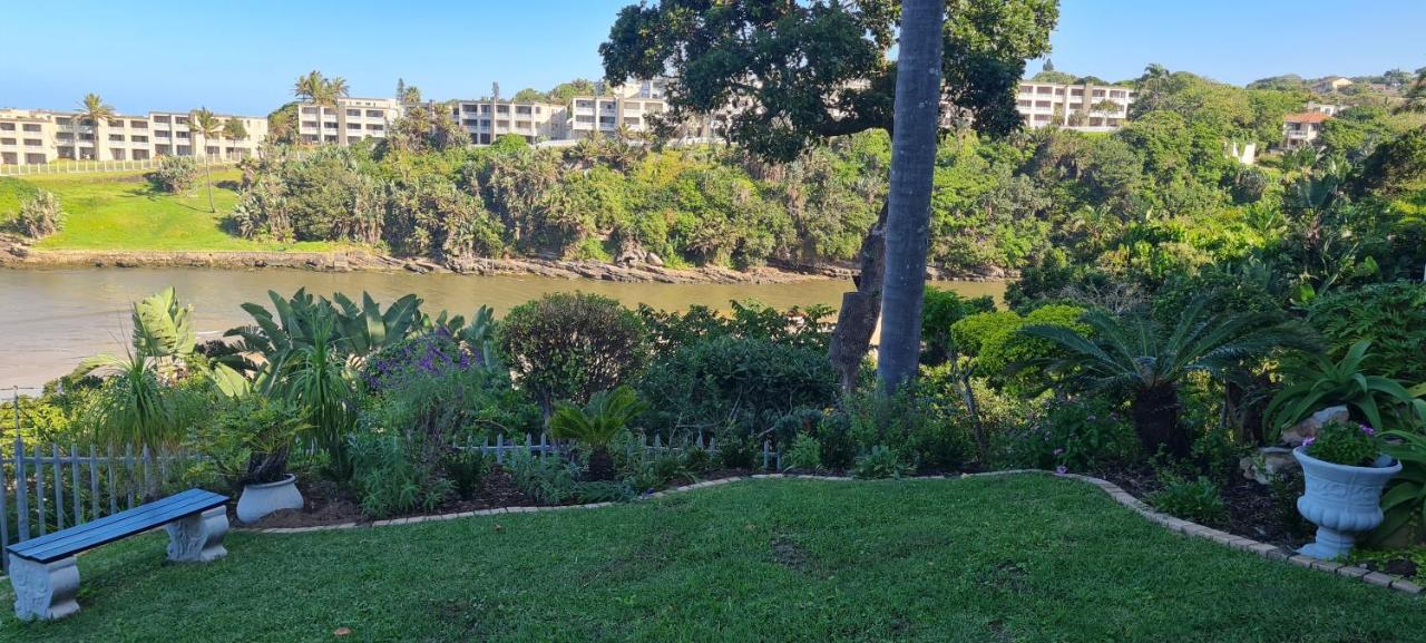 Aride 4 Awesome View Of Uvongo Main Swimming Beach From Communal Braai Area Margate Extérieur photo