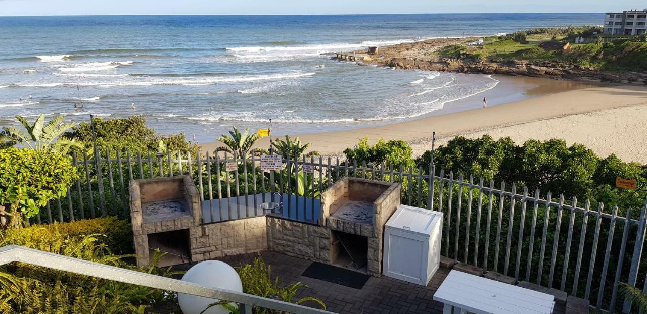 Aride 4 Awesome View Of Uvongo Main Swimming Beach From Communal Braai Area Margate Extérieur photo