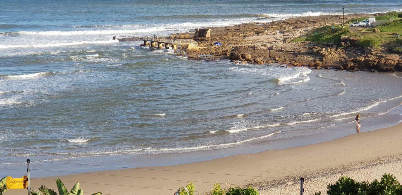 Aride 4 Awesome View Of Uvongo Main Swimming Beach From Communal Braai Area Margate Extérieur photo